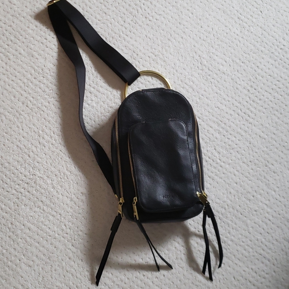 NWOT sling pack